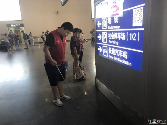 捡拾垃圾.jpg