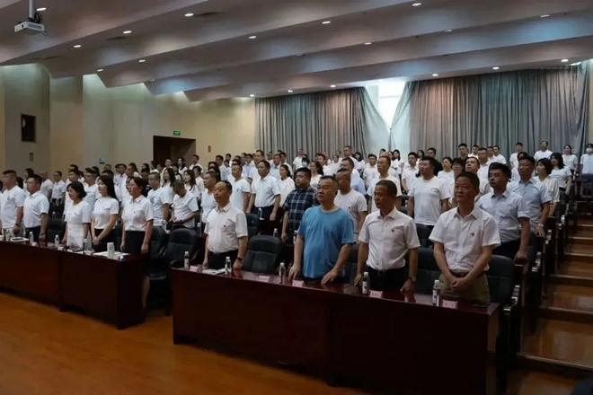 红星召开庆祝中国共产党成立102周年暨“七一”表彰大会4.jpg